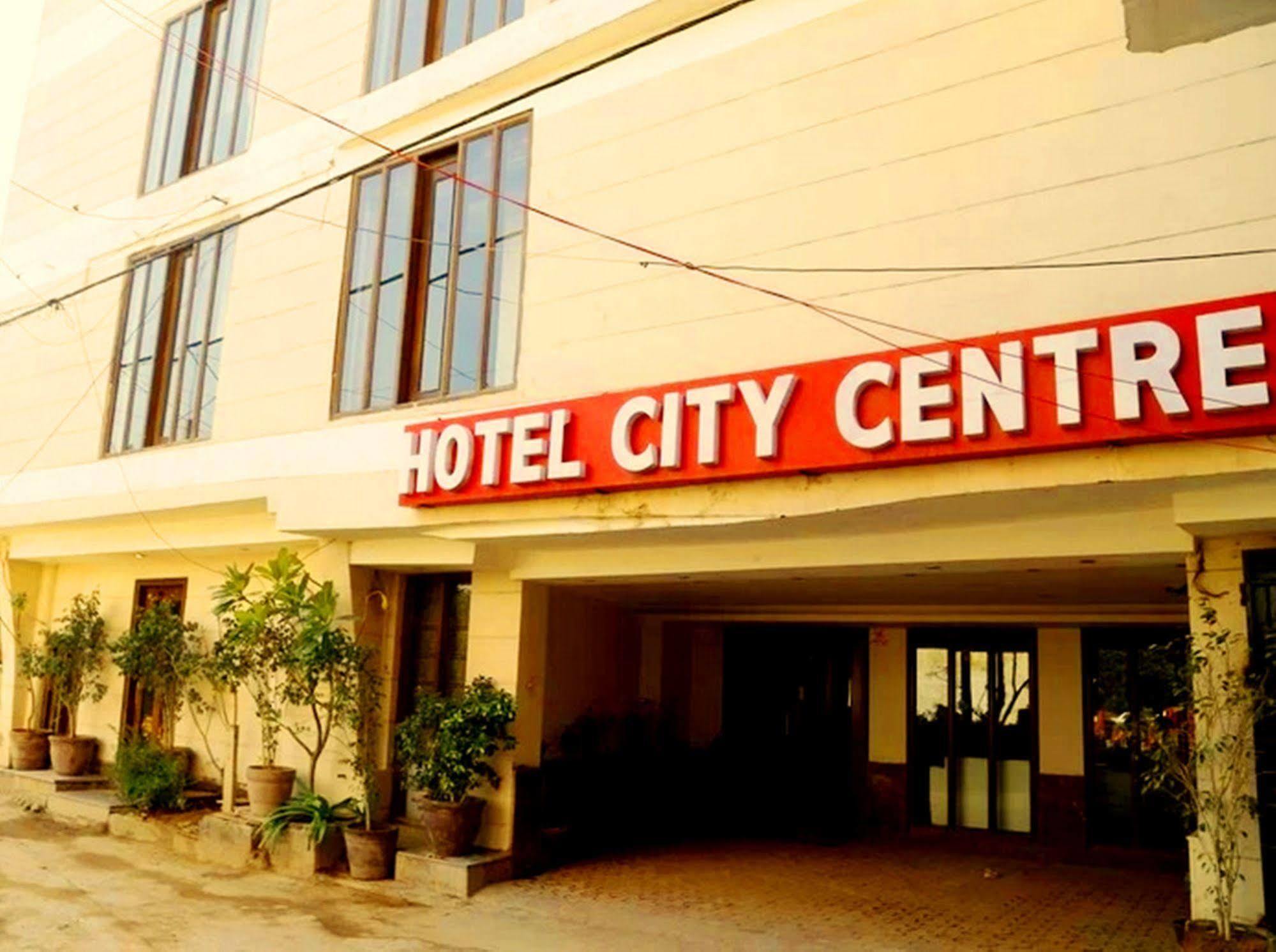 Hotel City Centre Új-Delhi Kültér fotó